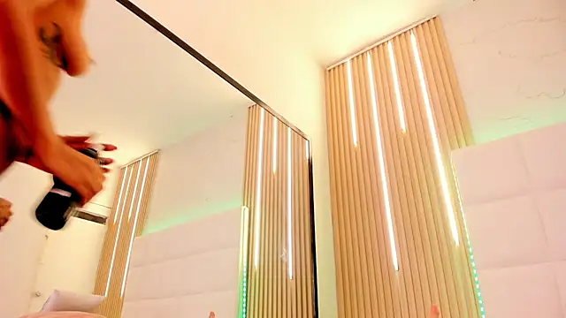 Elody rousse online show from 28, 11, 2025