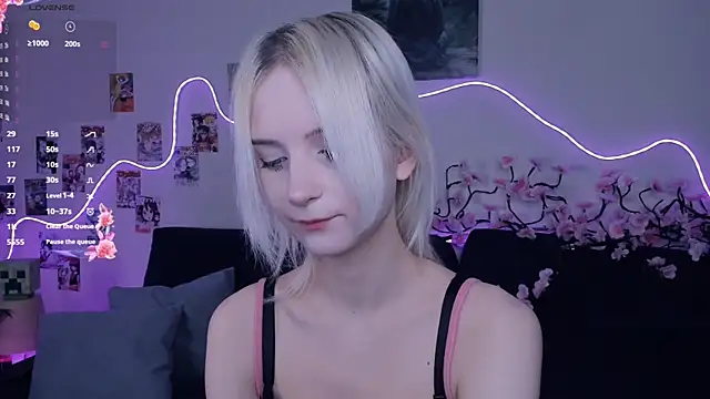 Snapshot of Megan--chan chatting on 20, 12, 2025 Megan--chan online show from 20, 12, 2025