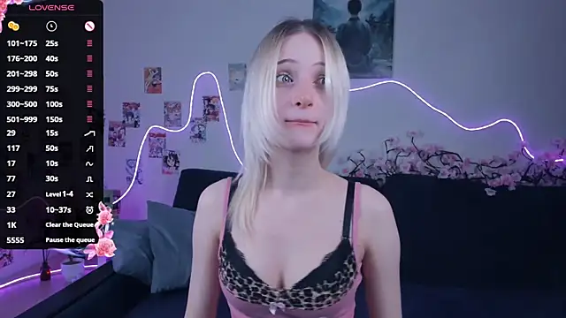 Snapshot of Megan--chan chatting on 25, 3, 2026 Megan--chan online show from 25, 3, 2026