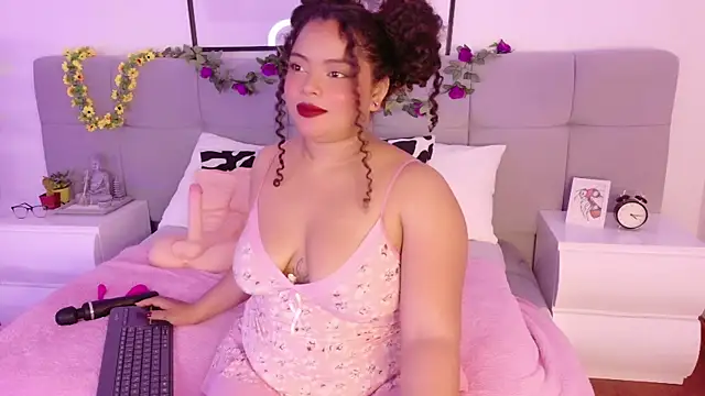 Alanaa Gomez online show from 3, 10, 2025