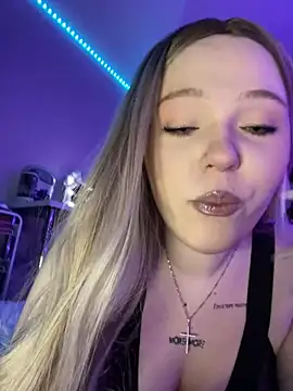 Snapshot of Monna_Krrristal chatting on 23, 11, 2025 Monna Krrristal online show from 23, 11, 2025