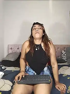 Snapshot of shanell_saenz chatting on 5, 10, 2025 shanell saenz online show from 5, 10, 2025