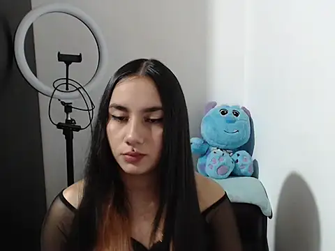 Snapshot of Stormyyy_hot chatting on 6, 11, 2025 Stormyyy hot online show from 6, 11, 2025