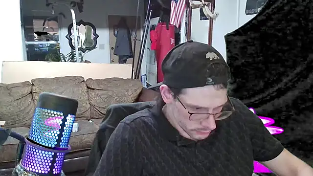 Snapshot of MasterDaddyCool chatting on 8, 10, 2025 MasterDaddyCool online show from 8, 10, 2025