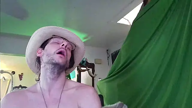 Snapshot of MasterDaddyCool chatting on 19, 10, 2025 MasterDaddyCool online show from 19, 10, 2025