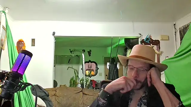 Snapshot of MasterDaddyCool chatting on 30, 10, 2025 MasterDaddyCool online show from 30, 10, 2025