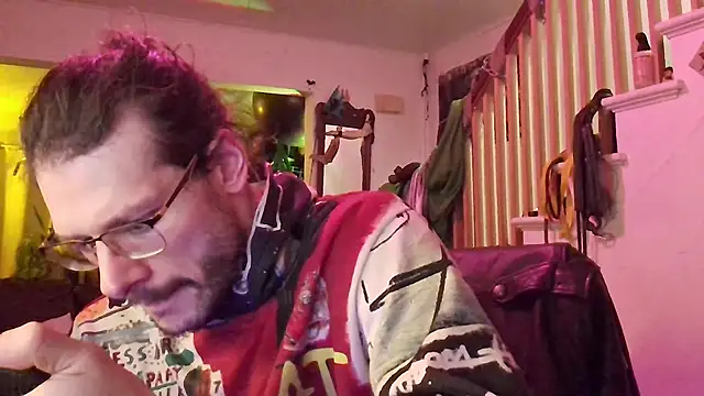 Snapshot of MasterDaddyCool chatting on 12, 11, 2025 MasterDaddyCool online show from 12, 11, 2025