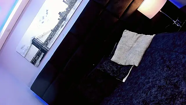 Valeria Rouss online show from 9, 11, 2025