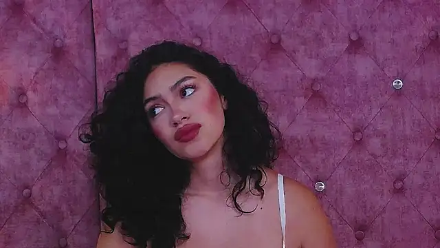 Snapshot of MaddisonBelucci chatting on 20, 9, 2025 MaddisonBelucci online show from 20, 9, 2025