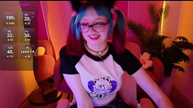 CoralineYoung online show from 25, 10, 2025