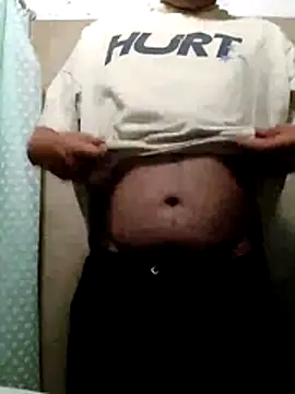 Snapshot of CurableMow chatting on 10, 4, 2026 CurableMow online show from 10, 4, 2026