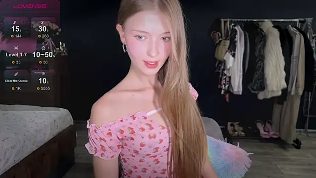 Snapshot of holylisssa chatting on 9, 10, 2025 holylisssa online show from 9, 10, 2025