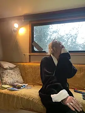 ladyboatlady online show from 8, 10, 2025