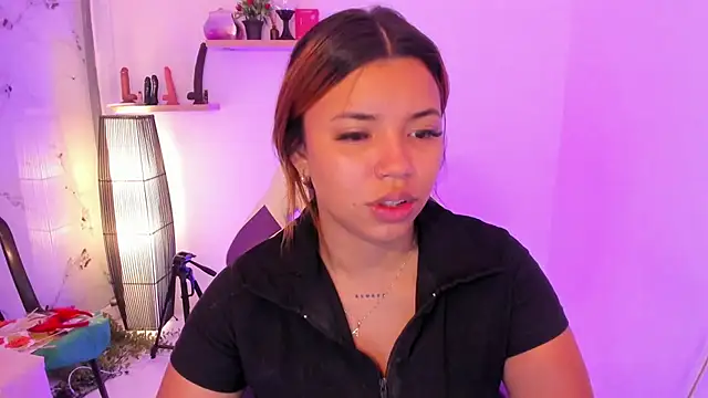 Snapshot of scarlett_enjoy1 chatting on 1, 11, 2025 scarlett enjoy1 online show from 1, 11, 2025