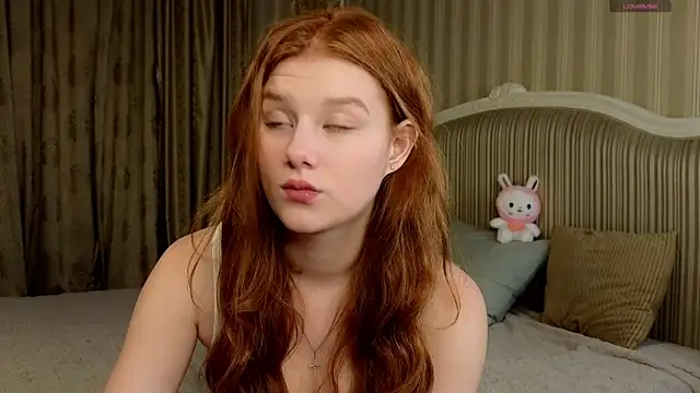 Juuulia  online show from 16, 10, 2025