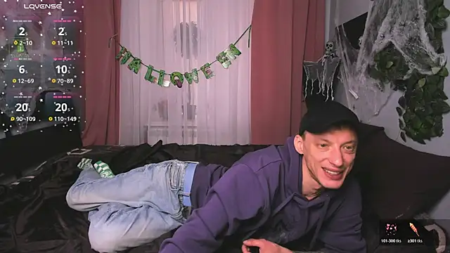 Snapshot of InkedJames chatting on 22, 10, 2025 InkedJames online show from 22, 10, 2025