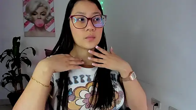 Snapshot of rouse_red chatting on 11, 10, 2025 rouse red online show from 11, 10, 2025