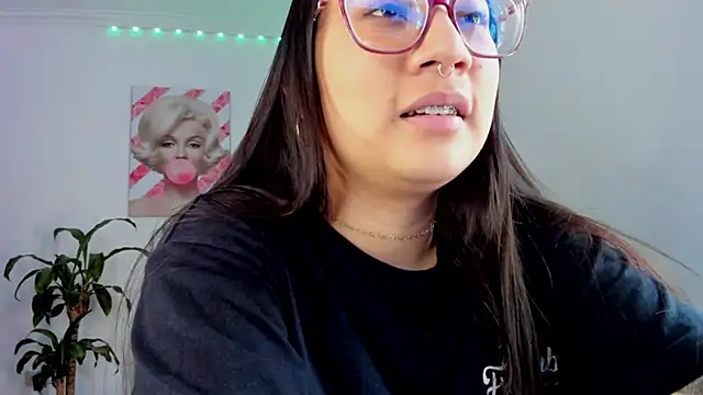 Snapshot of rouse_red chatting on 29, 10, 2025 rouse red online show from 29, 10, 2025