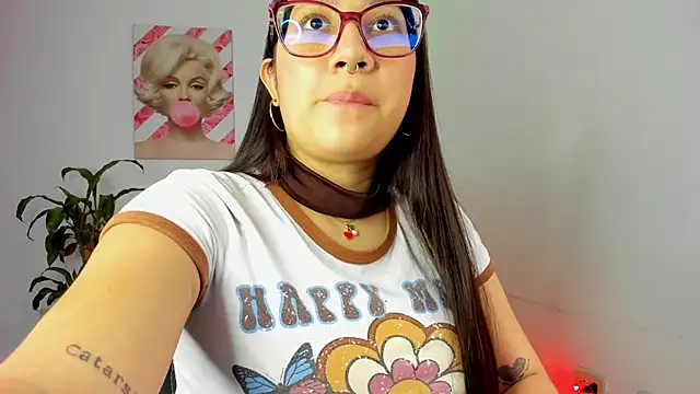 Snapshot of rouse_red chatting on 5, 11, 2025 rouse red online show from 5, 11, 2025