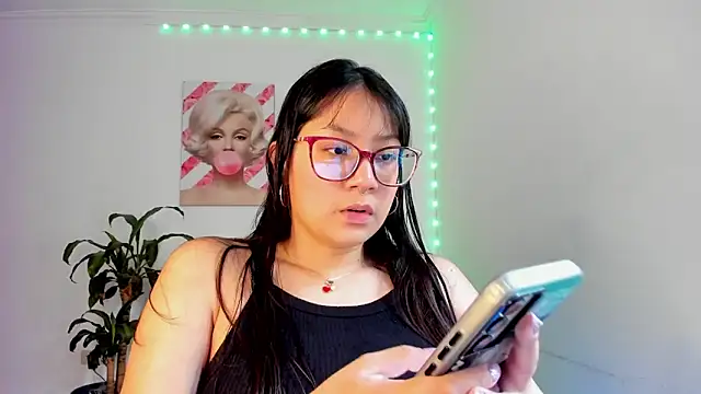 Snapshot of rouse_red chatting on 6, 11, 2025 rouse red online show from 6, 11, 2025