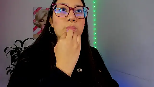 Snapshot of rouse_red chatting on 7, 11, 2025 rouse red online show from 7, 11, 2025