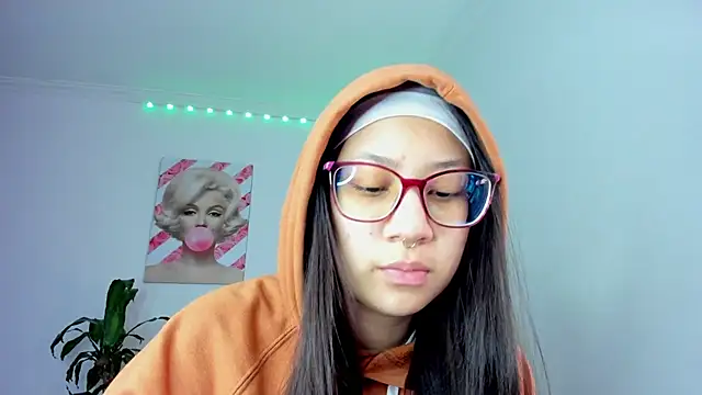 Snapshot of rouse_red chatting on 20, 11, 2025 rouse red online show from 20, 11, 2025