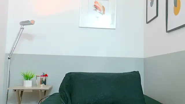 cutepetitee online show from 11, 10, 2025