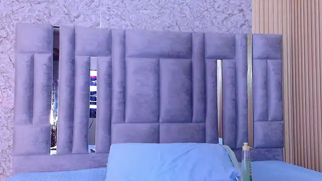 cutepetitee online show from 18, 12, 2025