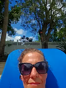 PhynneNicole online show from 10, 9, 2025