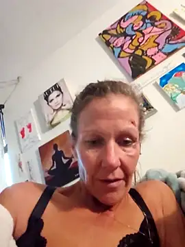 PhynneNicole online show from 8, 11, 2025