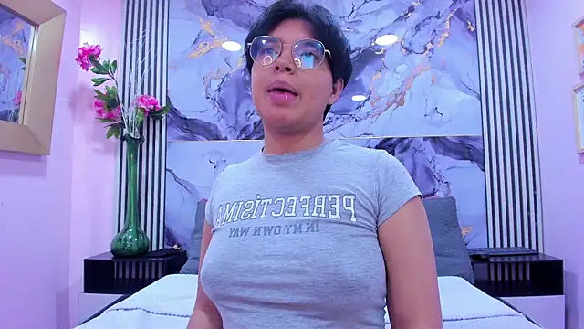 Emmaa Lex online show from 23, 9, 2025