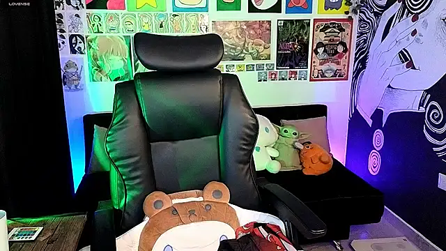 Yuhwan  online show from 25, 11, 2025