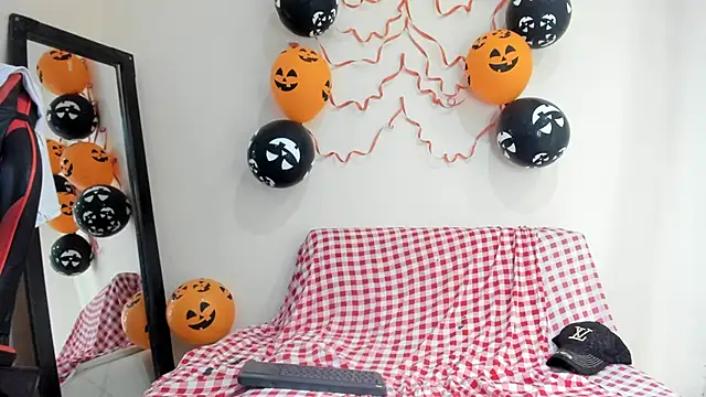 Snapshot of axel_rousse2 chatting on 24, 10, 2025 axel rousse2 online show from 24, 10, 2025