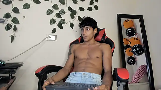 Snapshot of axel_rousse2 chatting on 26, 10, 2025 axel rousse2 online show from 26, 10, 2025