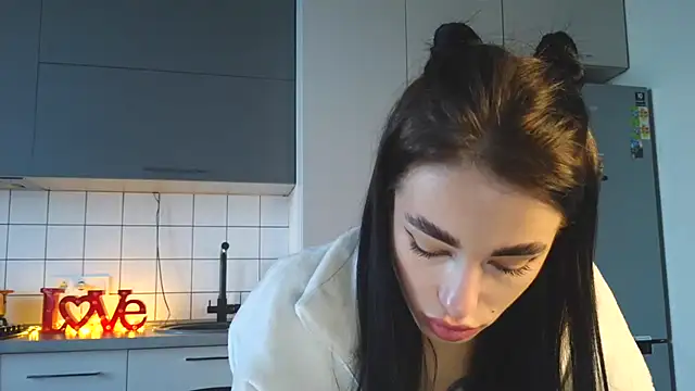 EvaMelnik online show from 23, 9, 2025