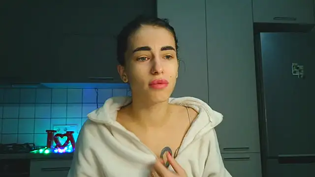 Snapshot of EvaMelnik chatting on 13, 10, 2025 EvaMelnik online show from 13, 10, 2025