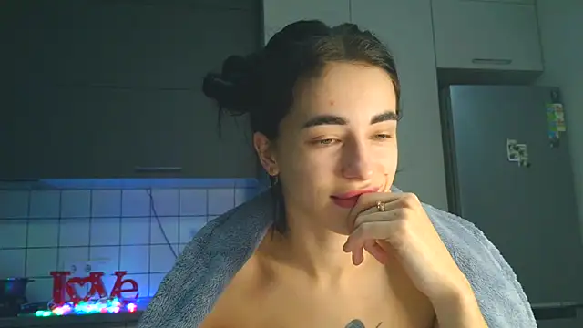 Snapshot of EvaMelnik chatting on 19, 10, 2025 EvaMelnik online show from 19, 10, 2025