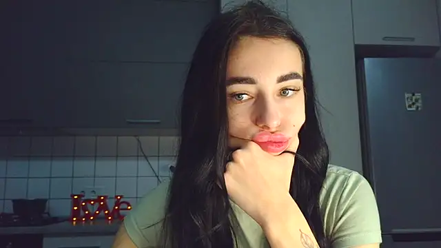 Snapshot of EvaMelnik chatting on 6, 11, 2025 EvaMelnik online show from 6, 11, 2025