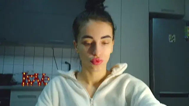 Snapshot of EvaMelnik chatting on 10, 11, 2025 EvaMelnik online show from 10, 11, 2025