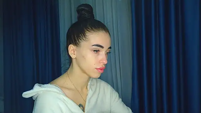 Snapshot of EvaMelnik chatting on 20, 11, 2025 EvaMelnik online show from 20, 11, 2025