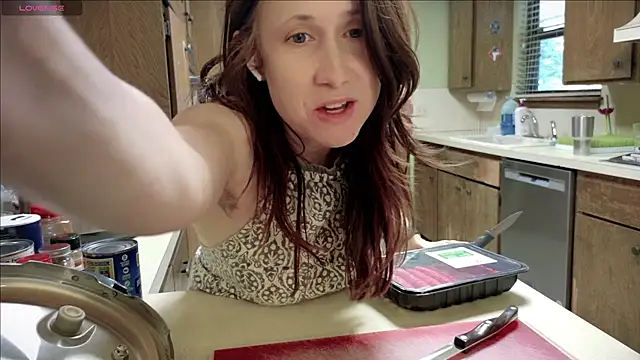 Snapshot of MommyGoddessL chatting on 11, 11, 2025 MommyGoddessL online show from 11, 11, 2025