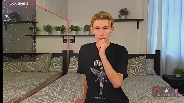 tommy XXX online show from 15, 10, 2025