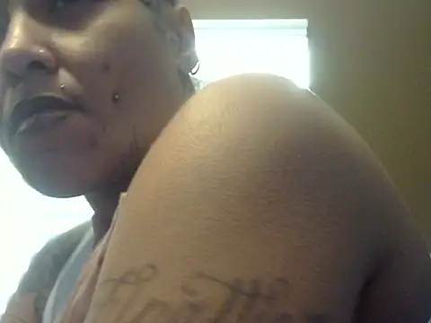 Snapshot of Flossee chatting on 6, 10, 2025 Flossee online show from 6, 10, 2025