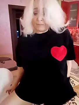 Snapshot of SquirtMilf00 chatting on 4, 3, 2026 SquirtMilf00 online show from 4, 3, 2026