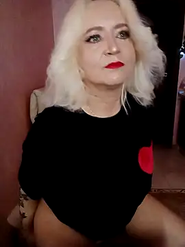 Snapshot of SquirtMilf00 chatting on 5, 3, 2026 SquirtMilf00 online show from 5, 3, 2026