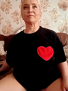 Snapshot of SquirtMilf00 chatting on 9, 3, 2026 SquirtMilf00 online show from 9, 3, 2026