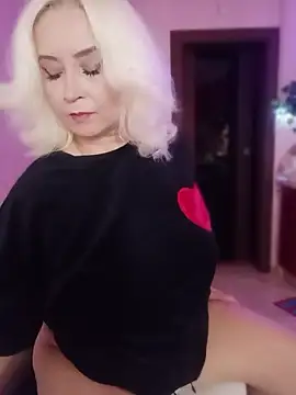 Snapshot of SquirtMilf00 chatting on 16, 3, 2026 SquirtMilf00 online show from 16, 3, 2026