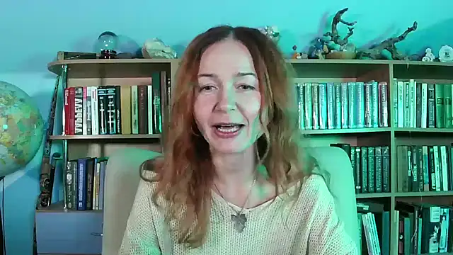 Snapshot of Foxilady357 chatting on 19, 11, 2025 Foxilady357 online show from 19, 11, 2025