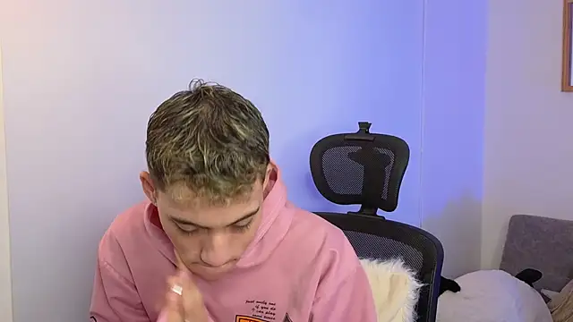 yulian vasquez online show from 8, 10, 2025