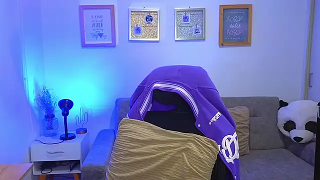 yulian vasquez online show from 4, 12, 2025